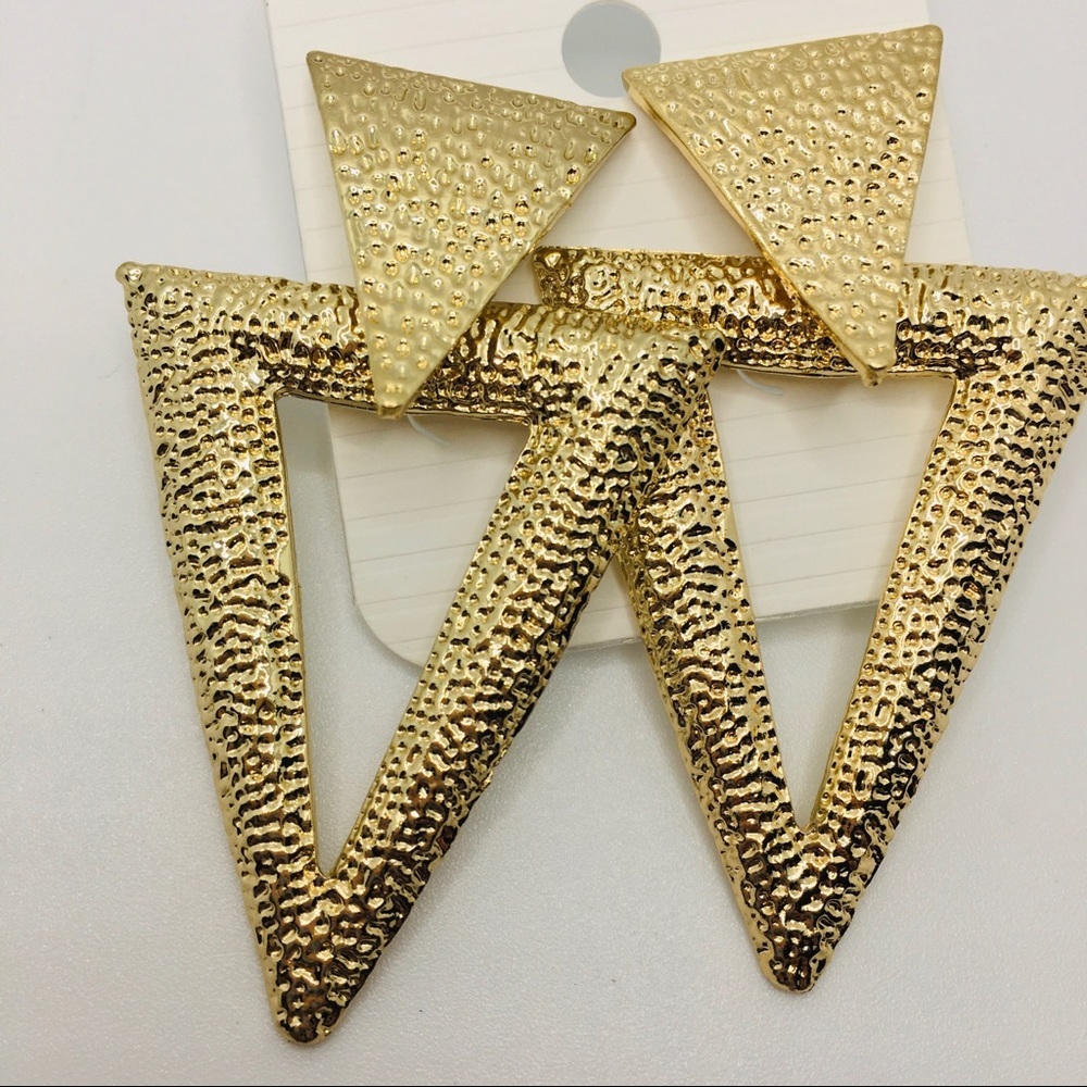 EARRINGS GEOMETRIC HAMMED GOLD TONE! Pierc… - Picture 6 of 6